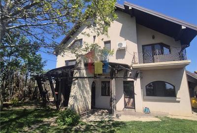 Casă cu Teren 1145 Mp în Cazasu