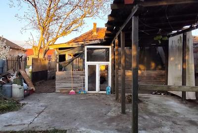 Casă cu 2 camere cu Teren 396 Mp în Ronaț - 1