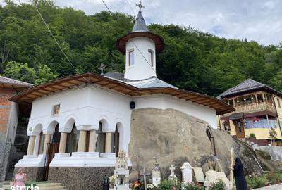 Teren de 1002 mp, în Valea Mare - 3
