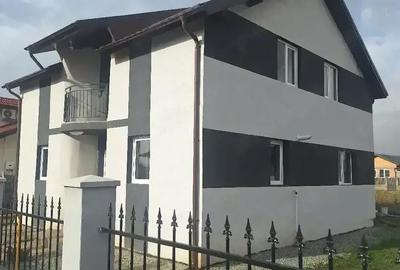 Casă cu 5 camere în Micești