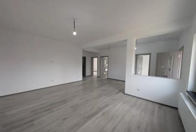 Casă cu 4 camere cu Teren 670 Mp în Central - 2