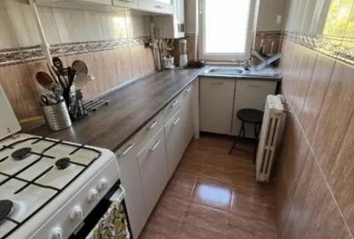 Apartament cu 3 camere semidecomandat, mobilat în Central - 1