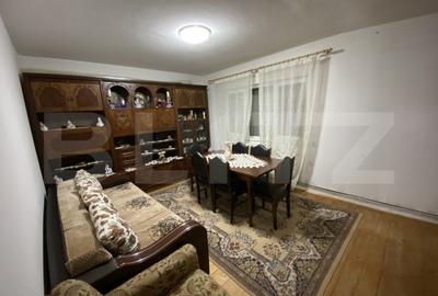 Apartament 4 camere, 74 mp, decomandat, zona Dumbrava