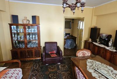 Mangalia /4 camere circular/ etaj 3/4 - 2