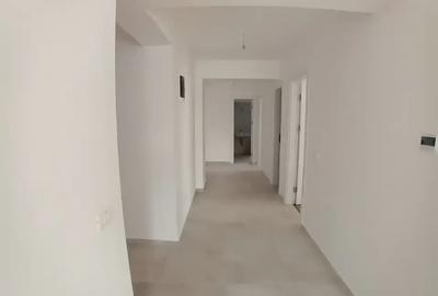 Apartament cu 3 camere decomandat în Titan - 3
