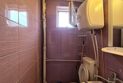 Auchan Titan/Bd 1 Decembrie - 3