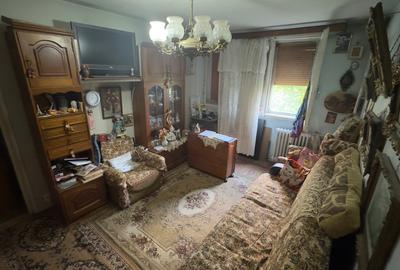 Apartament cu 4 camere semidecomandat în Drumul Taberei