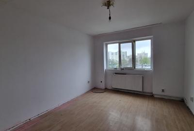 Apartament cu 2 camere decomandat în Micro 14 - 2