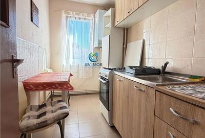 Apartament cu 3 camere în Florilor - 8