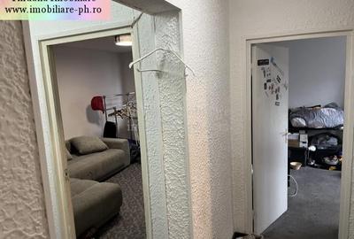 Apartament 3 camere de vanzare: Vest-(str.Persani),etajul 2 - 12