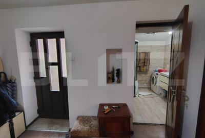 Casa zona centrala, amplasare excelenta, de locuit/investit - 1