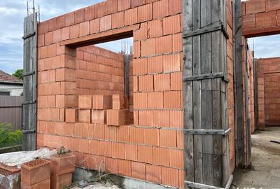 Vand casa in construc?ie macea - 2