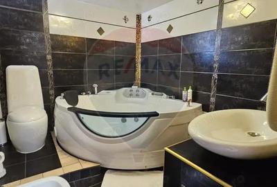 Casă cu 11 camere cu Teren 164 Mp în Centrul Istoric - 1