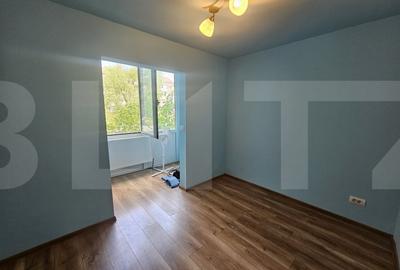 Apartament de vanzare, cu 4 camere, 77 mp, zona Soarelui - 7