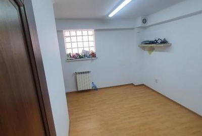 De inchiriat Vila 8 Camere, Romana sect 2 - 9