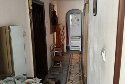 Apartament cu 3 camere decomandat în Caracal - 6