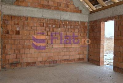 Casă cu 4 camere cu Teren 700 Mp în Central