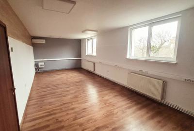 Spațiu comercial, de 240 mp, în Central - 1