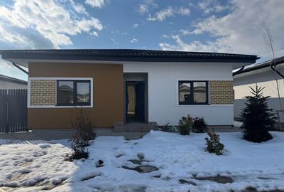 Casă individuală cu 4 camere cu Canalizare în Tunari - 2