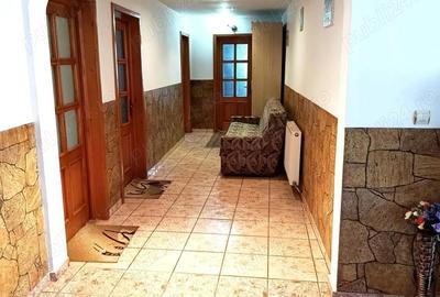 Casă cu 5 camere cu Teren 800 Mp în CFR - 8