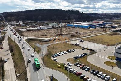 Se inchiriatza | Teren | Zona cu trafic | 1500mp - 3