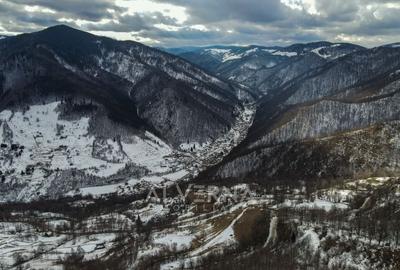 Teren intravilan 3127mp Front 47m | drum asfaltat | Plopi Valea Ierii - 3