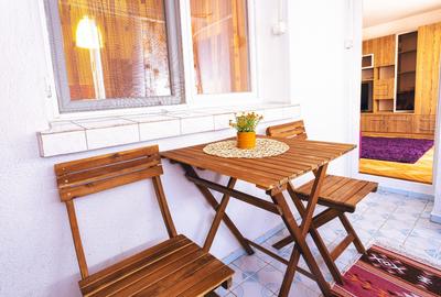 Decebal ,Calea Calarasilor  ,  3 minute metrou Piata Muncii - 16