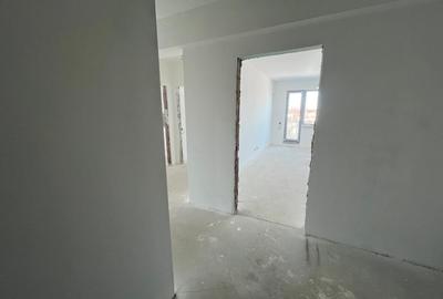 Apartament cu 3 camere decomandat în 1 Mai - 9