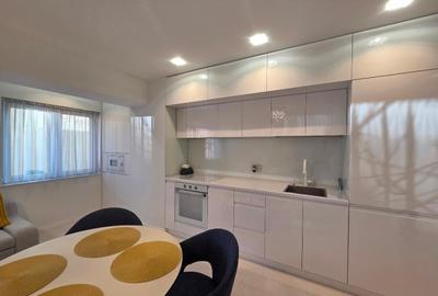 Apartament cu 2 camere semidecomandat, mobilat în Decebal