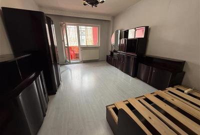 Apartament cu 2 camere decomandat în Energiei