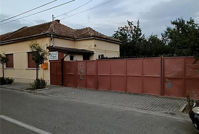 Casă cu 4 camere cu Teren 1100 Mp în Fratelia