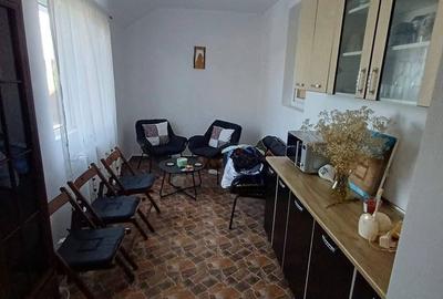 Casă cu 4 camere cu Teren 1000 Mp în Central - 2