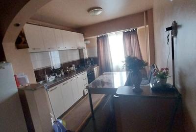 Apartament cu 2 camere semidecomandat în Unirii Sud