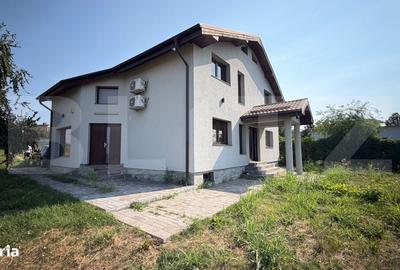 Casă cu 4 camere în Cârcea