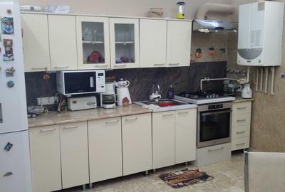 Casă cu 4 camere în Central - 2