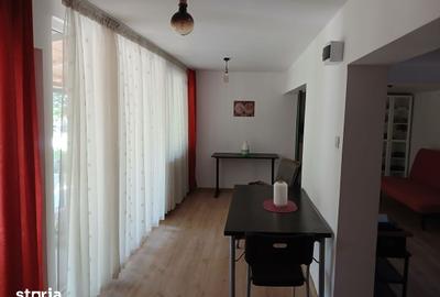 Casă cu 7 camere cu Teren 843 Mp în Central - 1