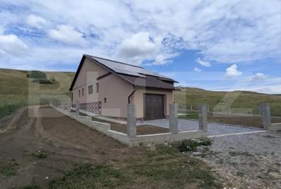 Casă cu 4 camere cu Teren 1062 Mp în Cojocna