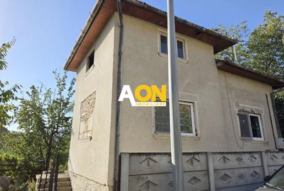 Casă individuală cu 4 camere cu Canalizare în Cetate
