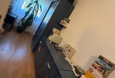 Apartament cu 3 camere semidecomandat în Zamfirescu