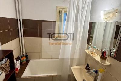 Apartament cu 2 camere decomandat în Podu Roș - 4