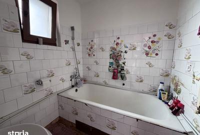Casă cu 3 camere cu Canalizare în Dâmbul Rotund