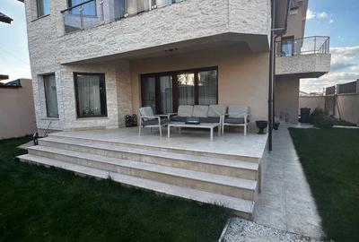 Casă cu Teren 400 Mp în Central