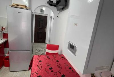 Garsonieră decomandată în Siriu