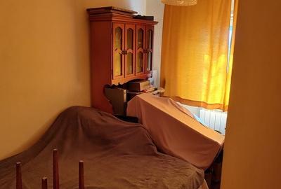 Apartament cu 3 camere decomandat în Lipovei