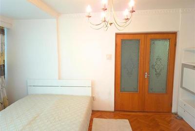 Apartament cu 3 camere decomandat în 1 Mai - 2