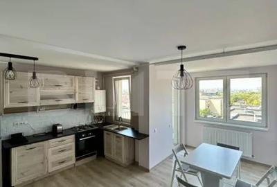 Apartament cu 3 camere semidecomandat în Someșeni