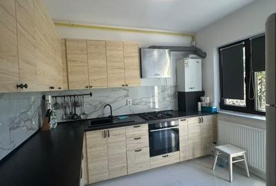 Casă cu 4 camere cu Teren 50 Mp în Central