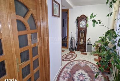 Casă cu 5 camere cu Canalizare în Central - 4