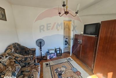 Apartament cu 3 camere semidecomandat în Central