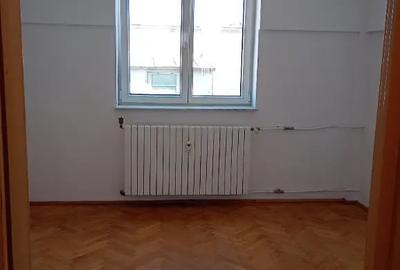 Apartament cu 4 camere decomandat în Ultracentral
